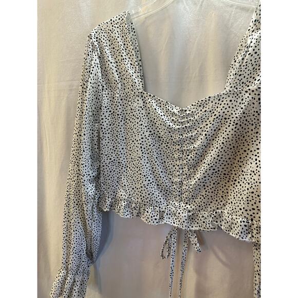 Dalmatian Dot Puff-Sleeve Crop Top (P2P 18”) – Size S/M - Picture 3 of 5